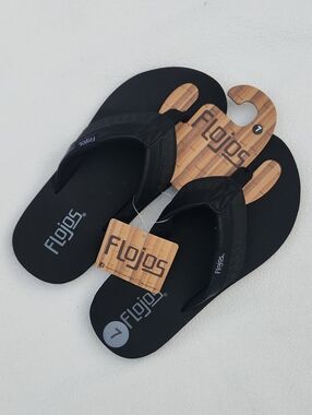 Flojos Mens Black Flip Flops Thong Sandals NWT Sz 7